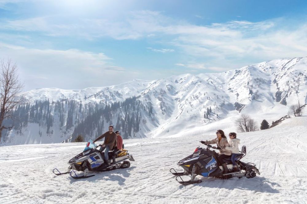 Snowboarding-and-snowmobile